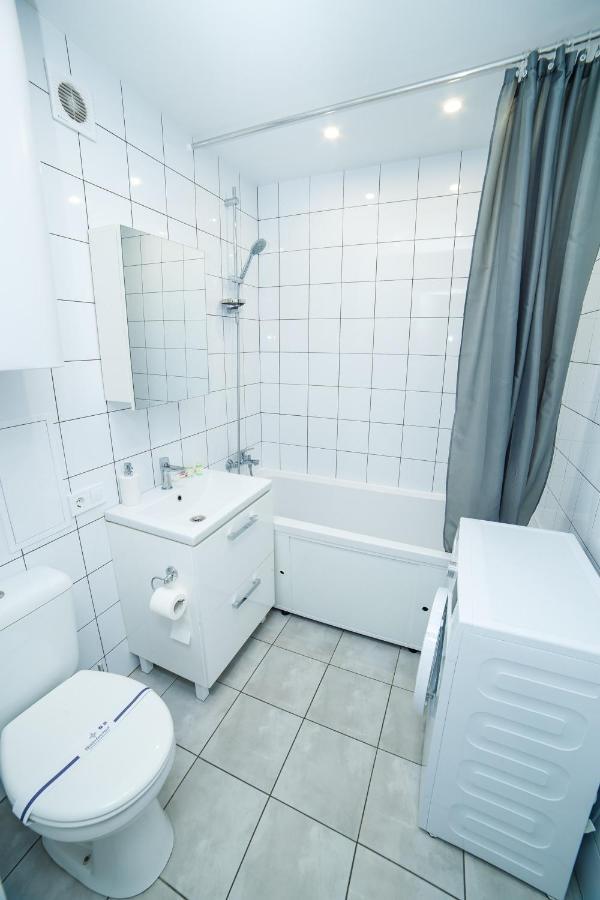 Tf Apartment Двокімнатні Апартаменти В Центрі Міста 폴타바 외부 사진